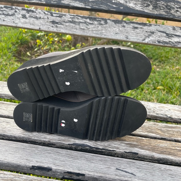 Eileen Fisher grey Nubuck wedge heel booties women’s size 6.5 - Picture 4 of 9